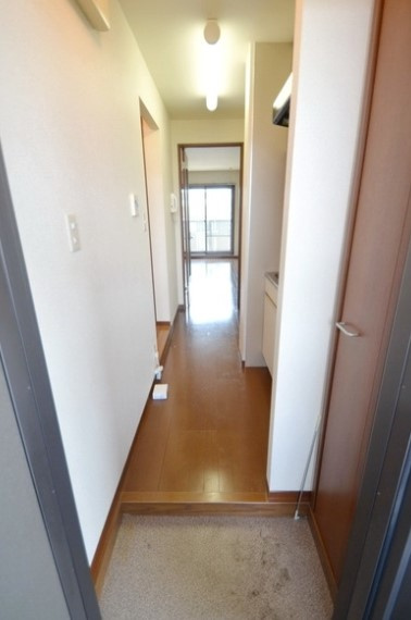 アーバン大成の玄関|※別部屋参考写真