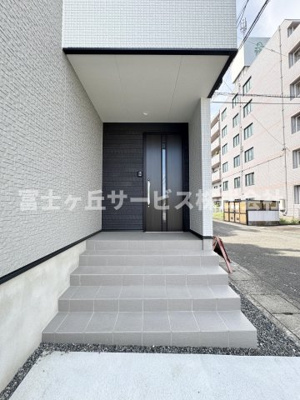 【エントランス】 | 静岡市駿河区下川原6丁目 13期 新築一戸建て 1号棟 | エントランスです