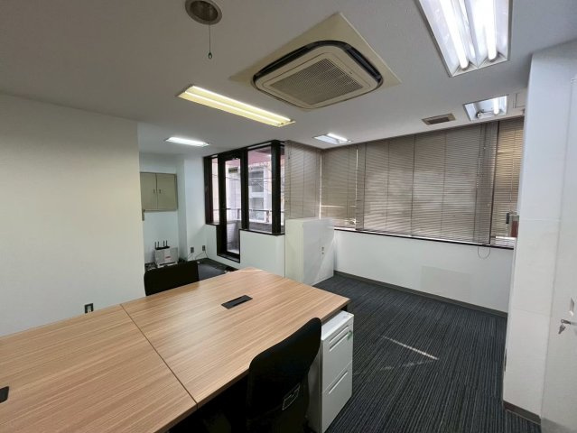 はまやビルの内装