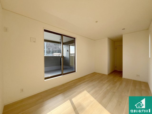 姫路市広畑区西蒲田　第17期　新築一戸建ての洋室|シンプルな洋室は、自分好みのインテリアが楽しめます♪ご家族とインテリアや家具を選びに行くのは新築購入時の醍醐味の一つです。ぜひお楽しみください♪