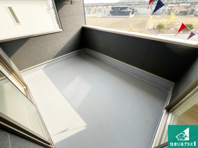 姫路市広畑区西蒲田　第17期　新築一戸建てのバルコニー|ワイドバルコニーは洗濯物を干すスペースが広いのでご家族が多くても安心！