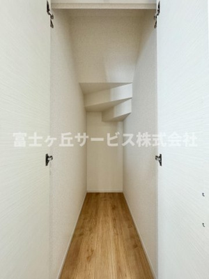 【収納】 | 静岡市駿河区下川原6丁目 13期 新築一戸建て 3号棟 | リビングにある収納です