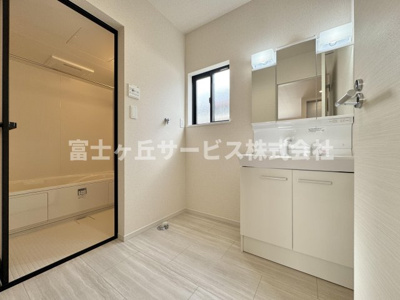 【脱衣所】 | 静岡市駿河区下川原6丁目 13期 新築一戸建て 3号棟 | 脱衣場です