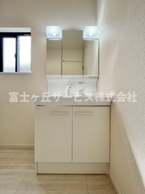 【独立洗面台】 | 静岡市駿河区下川原6丁目 13期 新築一戸建て 3号棟 | 朝の身支度に便利な独立洗面台です