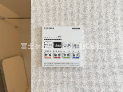 【冷暖房・空調設備】 | 静岡市駿河区下川原6丁目 13期 新築一戸建て 3号棟 | 浴室乾燥暖房機がついています