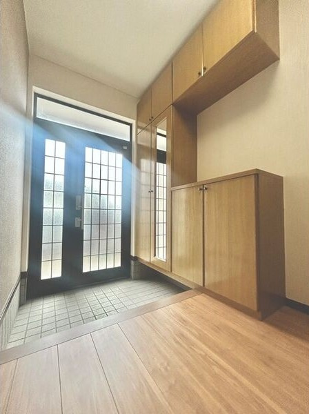 六ツ師女夫越戸建の玄関