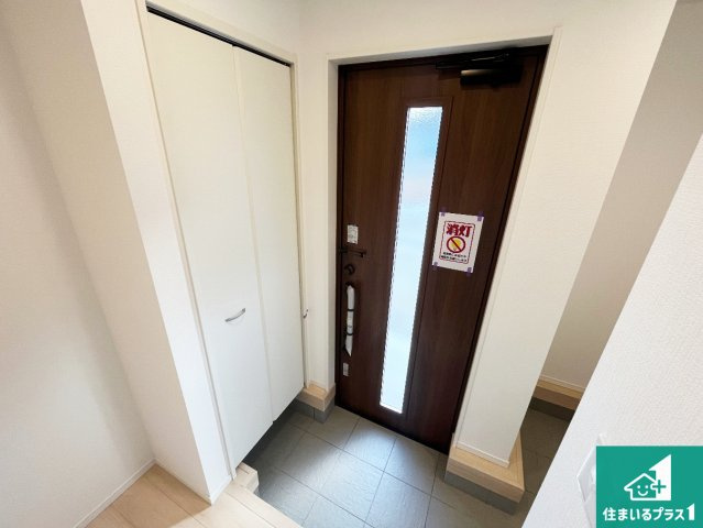 姫路市広畑区西蒲田　第17期　新築一戸建ての玄関|シューズボックスにはたくさんの靴が収納できるので玄関周りはいつもスッキリ！ご家族が増えても安心！