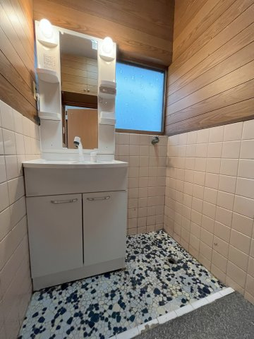 当新田 借家の独立洗面台