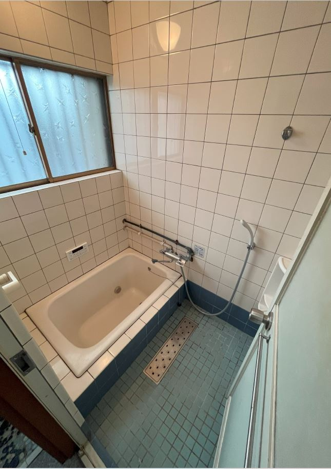 当新田 借家の浴室