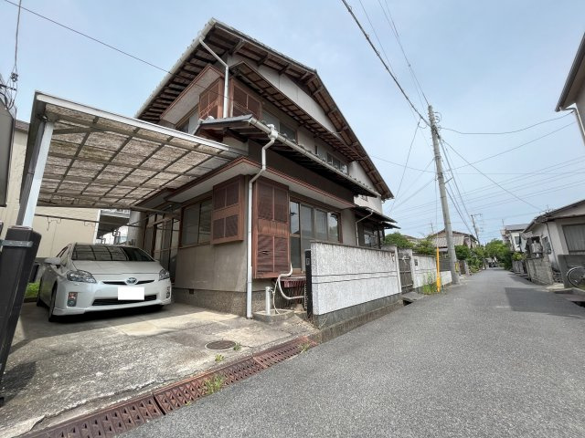 当新田 借家の駐車場