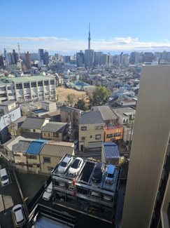【展望】 | ライオンズ南千住グランプレイス | バルコニー側は低層住宅が立ち並ぶので、眺望を遮ることなく堪能できます