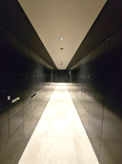 【設備】 | ライオンズ南千住グランプレイス | 郵便と宅配の受け取りを一体化した「ライオンズマイボックス」　居住者ごとの専用宅配ボックスとメールボックスを一体化することで、省スペースで効率的な荷物の受け取りを実現　届いた荷物はメールでお知らせ