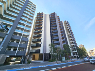 【外観】 | ライオンズ南千住グランプレイス | 正面エントランス側の外観