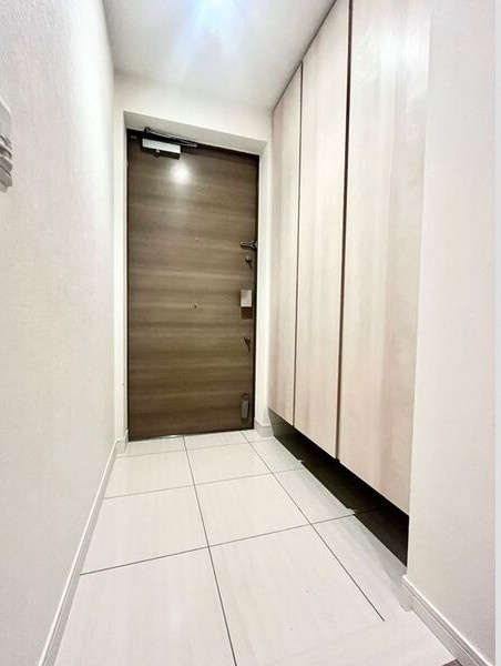 バンベール植田ヒルズ２号棟の玄関