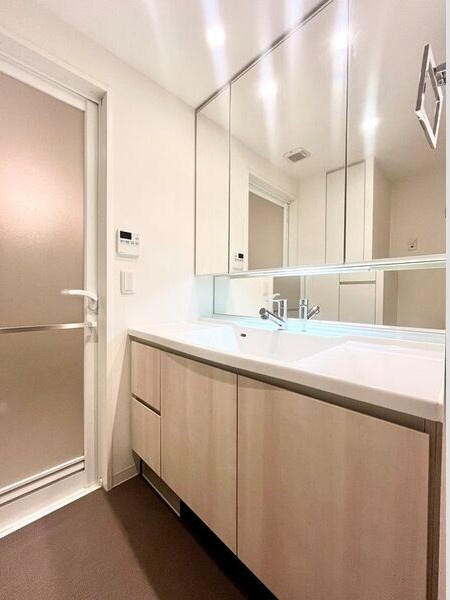 バンベール植田ヒルズ２号棟の洗面所