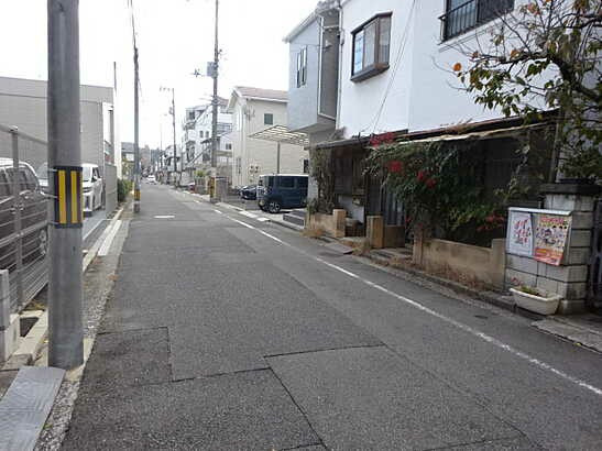 【前面道路含む現地写真】