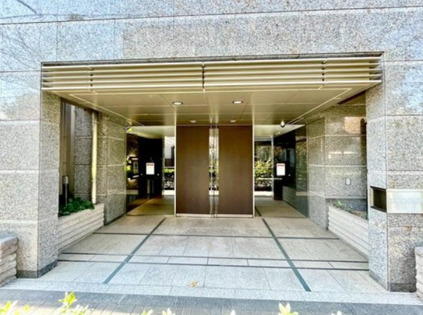 【エントランス】 | コスモ小竹向原メユール | 清廉とされたエントランスになっています。