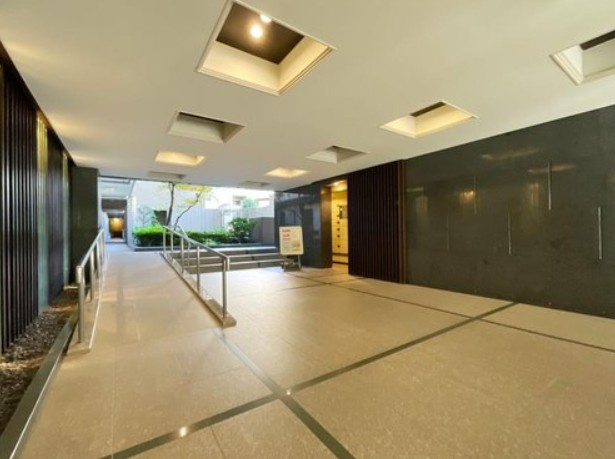 【その他共用部分】 | コスモ小竹向原メユール | 清潔感と歓迎感があるエントランスホールとなります。