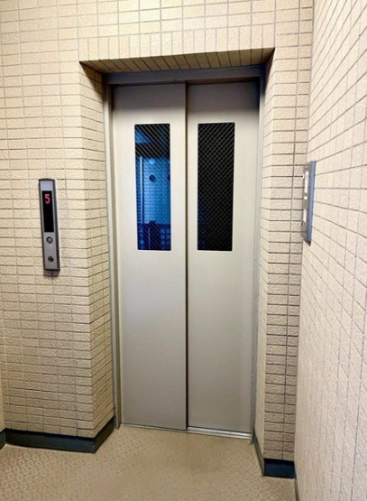 【その他共用部分】 | コスモ小竹向原メユール | 勿論エレベーターが備え付けられています。