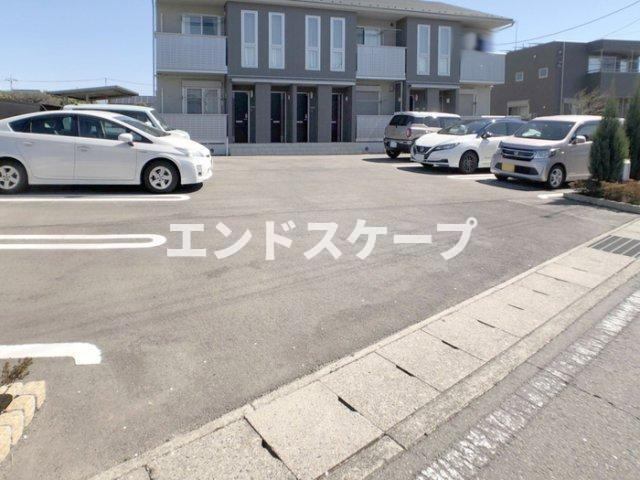 マリオーネ　ｆの駐車場|高崎、前橋、伊勢崎エリアのお部屋探しはエンドスケープまで！お客様の理想お聞かせ下さい♪