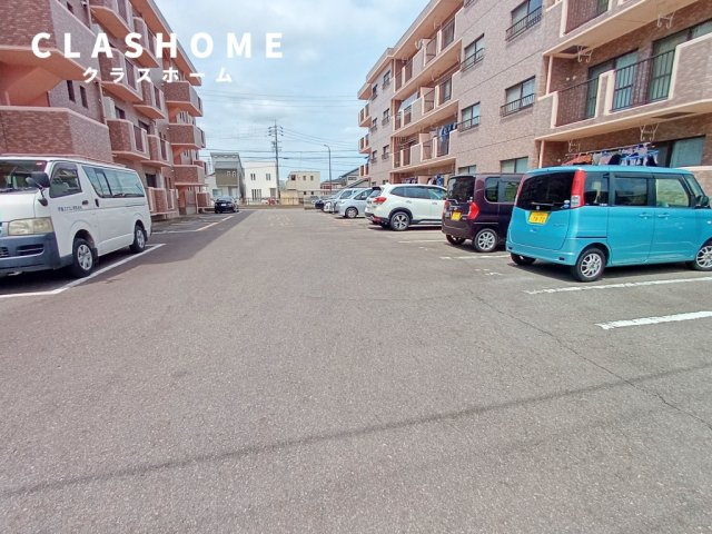 ヴェルドミール江坂B館　　刈谷市の賃貸ならクラスホーム刈谷店の駐車場