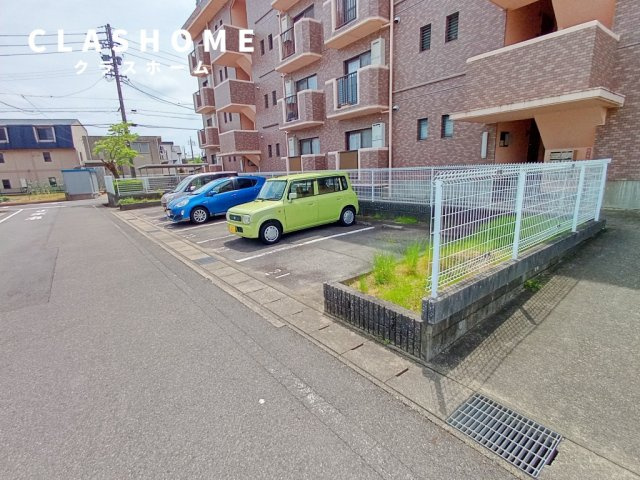 ヴェルドミール江坂B館　　刈谷市の賃貸ならクラスホーム刈谷店の駐車場