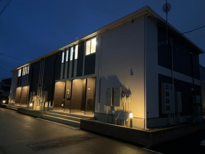 【外観】 | ボヌール・ハルル | 外観写真（夜）