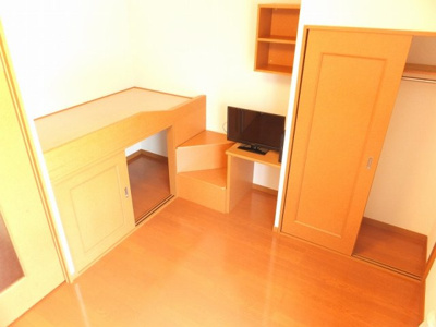 【寝室】 | レオパレス牡丹山 | 落ち着いた色調の寝室です