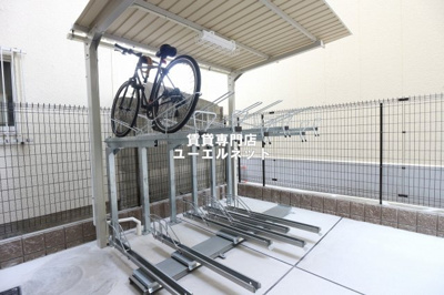 【その他共用部分】 | プレジオ江坂SOUTH | 自転車通勤にも便利な駐輪場付き♪