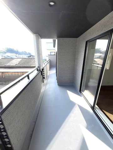 【バルコニー】 | 福岡市西区横浜2丁目　1号棟（全1棟）【仲介手数料無料・0円】 | 施工例。施工例は完成時と異なる場合があります。