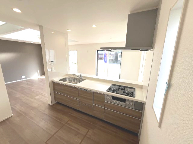 【キッチン】 | 福岡市西区横浜2丁目　1号棟（全1棟）【仲介手数料無料・0円】 | 施工例。施工例は完成時と異なる場合があります。