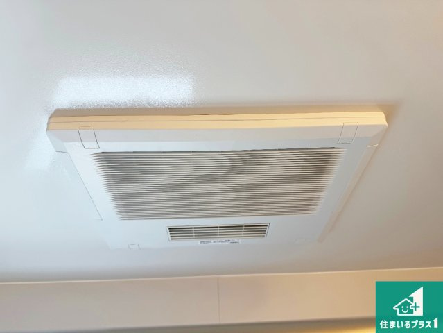 洲本市上物部　第3期　新築一戸建ての冷暖房・空調設備|四季を通して快適なバスライフをお手伝いする浴室暖房乾燥機！浴室の乾燥・暖房・涼風・換気はもちろん、２４時間換気にも対応！
