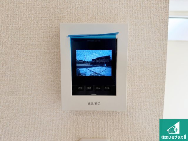 洲本市上物部　第3期　新築一戸建ての防犯設備|カラーモニターインターホン！声だけでなく来訪者の姿や顔がモニターで確認できるので、小さなお子様がいらっしゃるご家庭でも安心できます！