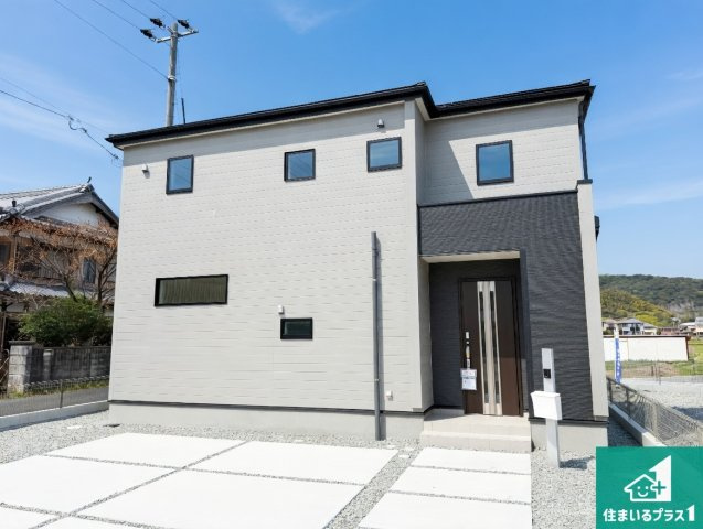 洲本市上物部　第3期　新築一戸建ての外観|安心の10年保証！外観を美しく保ち、雨水で汚れを落とします！気になることがありましたら、お気軽にお問い合わせください！