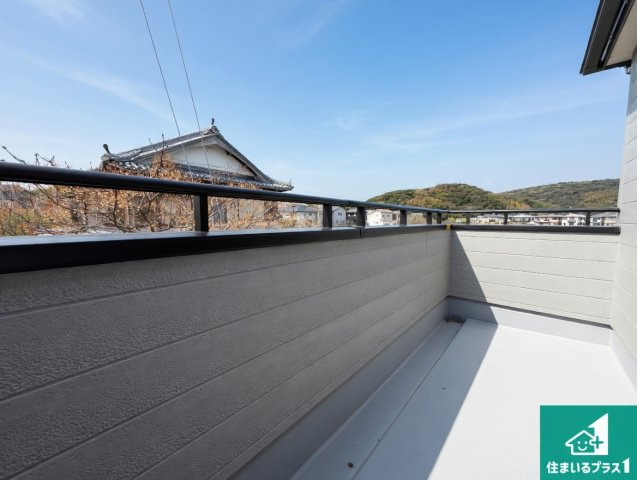 洲本市上物部　第3期　新築一戸建てのバルコニー|日当たりのよいバルコニー！お部屋が開放的に！