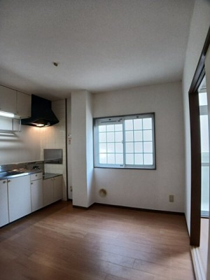 【居間・リビング】 | グリーンスカイⅡ | ゆったりとした居間です