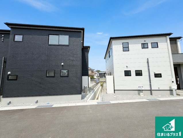 洲本市上物部　第3期　新築一戸建ての外観|安心の10年保証！外観を美しく保ち、雨水で汚れを落とします！気になることがありましたら、お気軽にお問い合わせください！