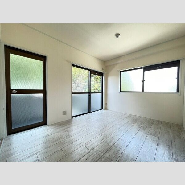 エムズコートⅡの居間・リビング