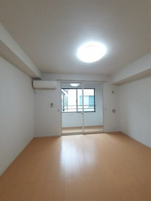 【居間・リビング】 | ＦｌｏｕｒｉｓｈＩｎニイザキⅠ | こちらのリビングで趣味の時間をお楽しみください