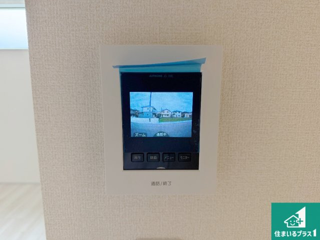 洲本市上物部　第3期　新築一戸建ての防犯設備|カラーモニターインターホン！声だけでなく来訪者の姿や顔がモニターで確認できるので、小さなお子様がいらっしゃるご家庭でも安心できます！