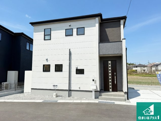 洲本市上物部　第3期　新築一戸建ての外観|安心の10年保証！外観を美しく保ち、雨水で汚れを落とします！気になることがありましたら、お気軽にお問い合わせください！