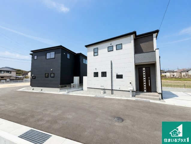 洲本市上物部　第3期　新築一戸建ての外観|安心の10年保証！外観を美しく保ち、雨水で汚れを落とします！気になることがありましたら、お気軽にお問い合わせください！