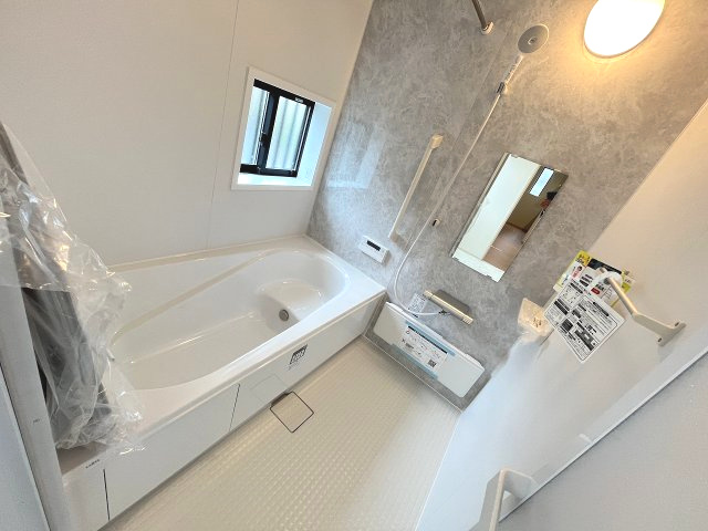 【内装】 | 福岡市西区今宿東3丁目　B号棟（全3棟）【仲介手数料無料・0円】 | 施工例。浴室です。施工例は完成時と異なる場合があります。