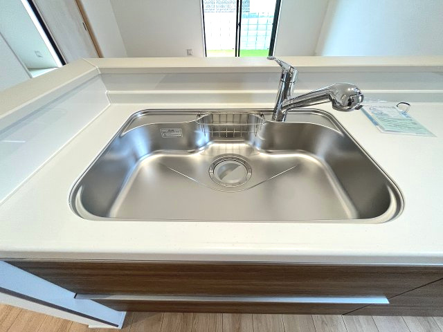 【キッチン】 | 福岡市西区今宿東3丁目　B号棟（全3棟）【仲介手数料無料・0円】 | 施工例。施工例は完成時と異なる場合があります。