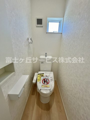 【トイレ】 | 牧之原市細江 13期 新築一戸建て 1号棟 | ゆったりとした空間のトイレです