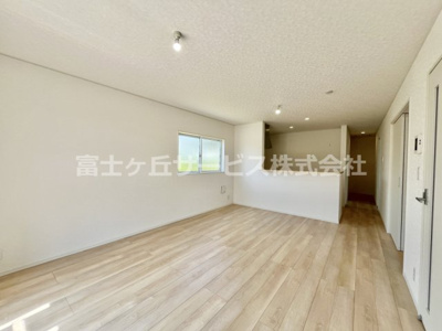 【居間・リビング】 | 牧之原市細江 13期 新築一戸建て 1号棟 | LDK16帖