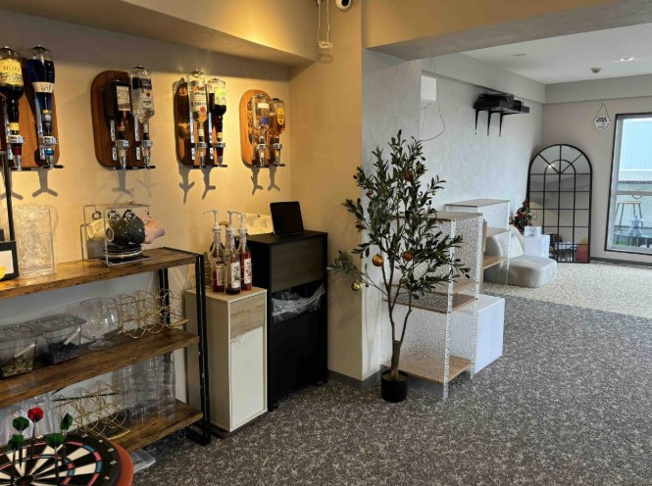 【居間・リビング】 | 巣鴨第２ＳＹマンション | 太陽の光をスマートにリビングへ。時によって変化をもたらす採光。