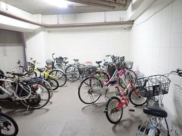 CITY SPIRE立売堀の駐車場