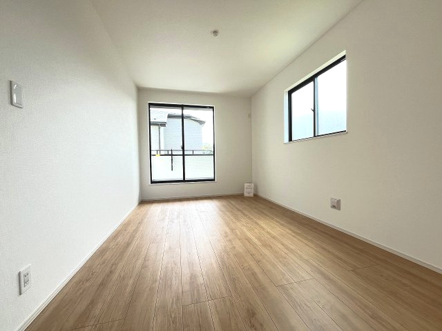 【寝室】 | 福岡市西区今宿東3丁目　A号棟（全3棟）【仲介手数料無料・0円】 | 現地写真。2階主寝室です。