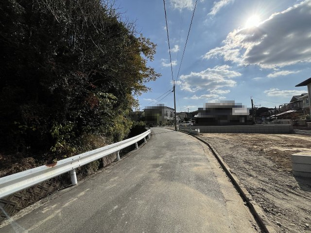 【その他】 | 福岡市西区今宿東3丁目　A号棟（全3棟）【仲介手数料無料・0円】 | 現地写真。前面道路です。